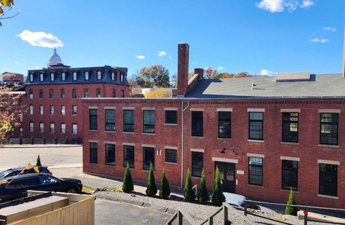 College Hill Apartment | Jennifer's Riverfront Loft State House Views