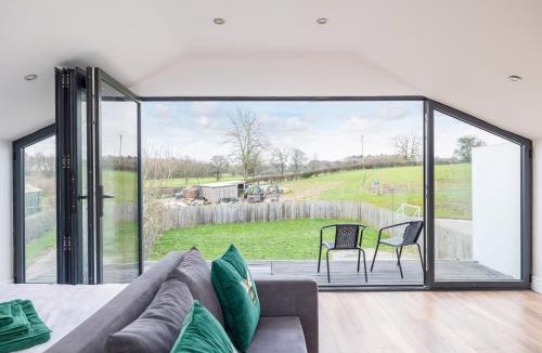 Staveley House | Jenny's Barn - Sleeping 9, Dog friendly