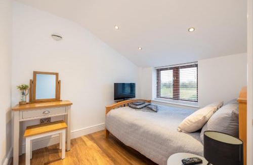 Staveley House | Jenny's Barn - Sleeping 9, Dog friendly