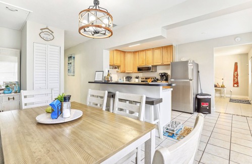 Beach Club Colony House | Jensen Beach Home: Walk to Beach Access!