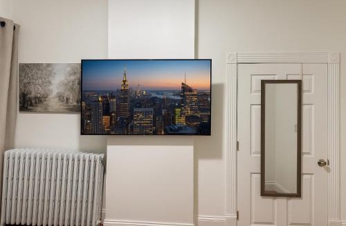The Heights Apartment | Jersey City Gem Near NYC - 2 Bedroom Apartment