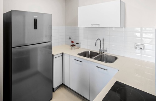Nachlaot Apartment | Jerusalem Gem: Modern Flat, Balcony & City Center