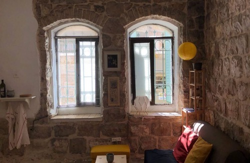 Nachlaot Apartment | Jerusalemic Stone - Mahane YehudA Market