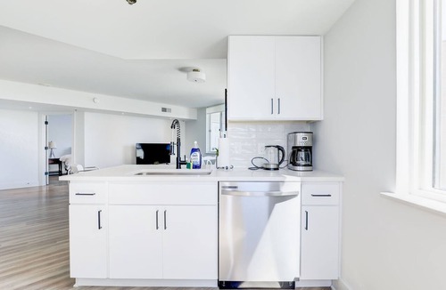 Crystal City Apartment | Jetsetter's 2BR Hub Between DC & Airport