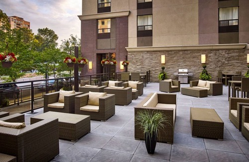 Central Hamilton Apartment | Jetted Tub Suite | Pool Access | Free Breakfast