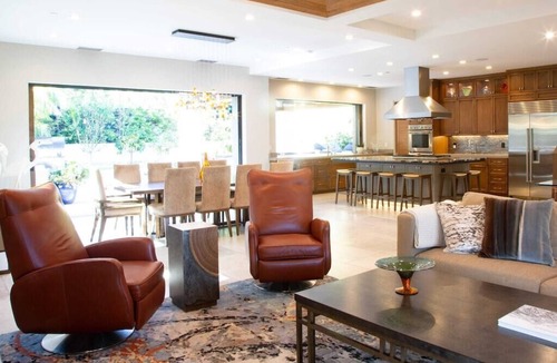 Olde Solana Beach House | Jewel in SB: walk to the beach, enjoy the outdoor patio & firepit!