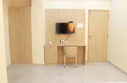 Perungudi Hotel | JFIVE RESIDENCY
