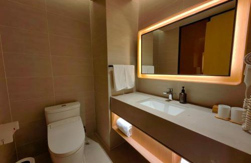 Yuhang District Hotel | JI Hotel Hangzhou Xixi Harbour City
