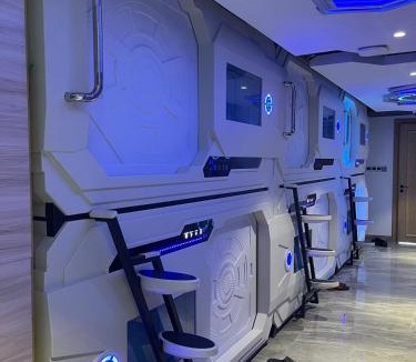 Mittakpheap Hotel | Jianpuke Space Capsule Backpacker Hostel
