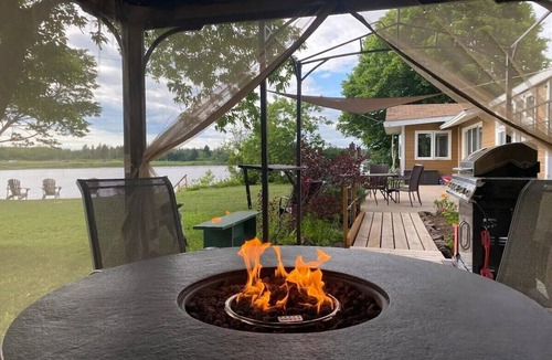 Shediac Bridge Cottage | Jigger's - Spacious Beachfront Cottage