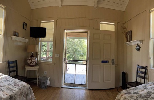 Braden River Cabin | Jiggs Landing, Cabin 1 - Old World Preserve Side