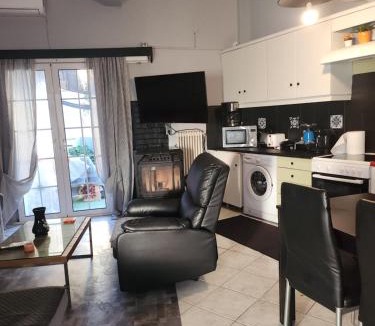 Andravida Apartment | jim villa6family apartment wi-fi 500 with its own yard