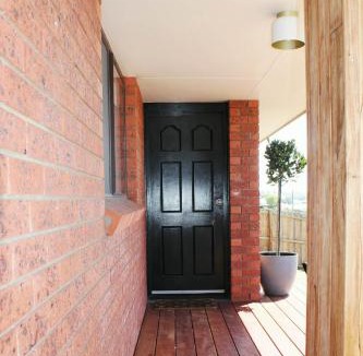 Warrnambool House | Jimmara Sands- Central home close to shops & beach