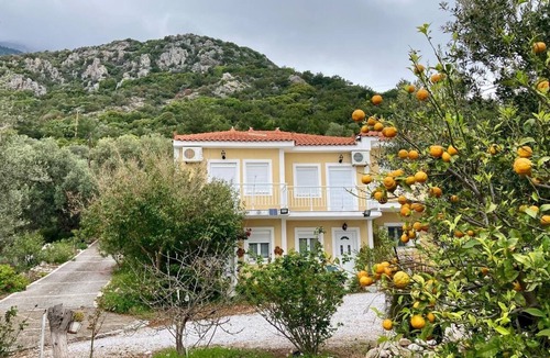 Kokkari Apartment | Jimmy Anna Beachfront Apartments Private Beach