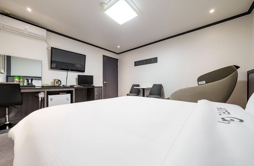 Jincheon Hotel | Jincheon G7