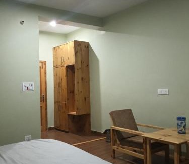 Jispa Hotel | Jispa Peak Guest House and Restaurant