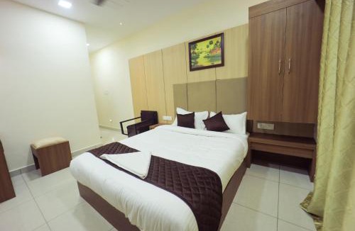 Vellore Hotel | JKInn