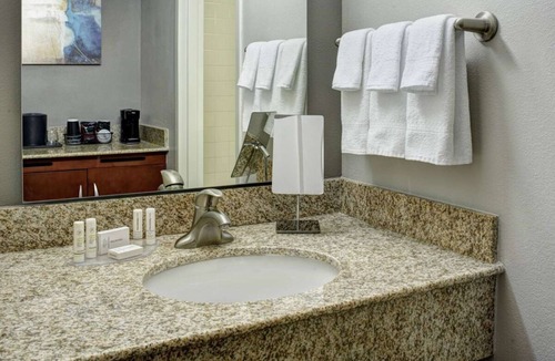 Brookfield Hotel | Jogging and Walking in Lamplighter Park! Indoor Swimming Pool , Pets Allowed!
