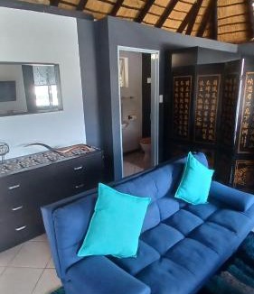 Windhoek Central Apartment | John-Lou's Studio Flat