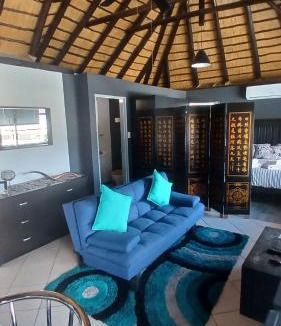 Windhoek Central Apartment | John-Lou's Studio Flat