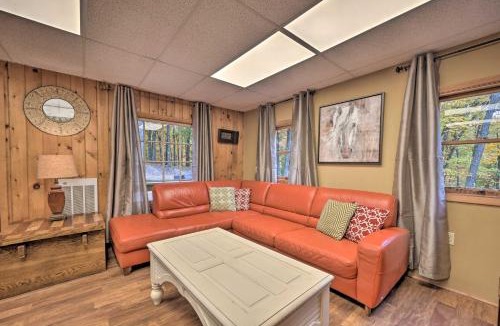 Huntingdon Apartment | ‘John Wayne' Apartment - Deck, BBQ, Horses On-Site