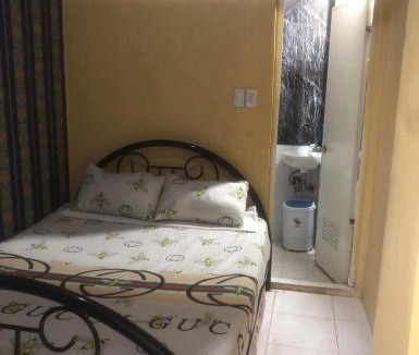 Quezon City House | JOHNFONZ BUILDING Spacious Room