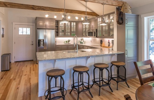 Black Mountain Cottage | Johnson Carriage House-Walk to Downtown Black Mountain