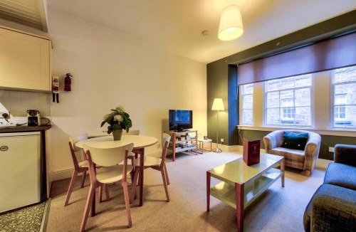 New Town Apartment | JOIVY Charming Apt close to City Centre