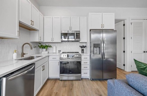 East Nashville Condo | Jolene · Five Points 1BR · Dolly Design · Sleeps 6