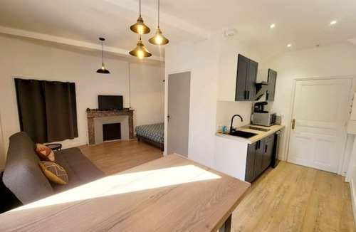 Graulhet Apartment | Joli Appartement Avec Balcon
