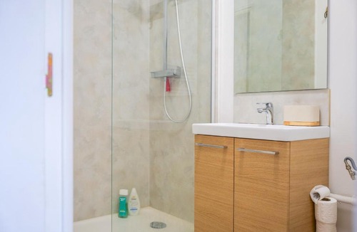 Downtown Angers Apartment | Joli studio avec terrasse - proche château - 2 personnes