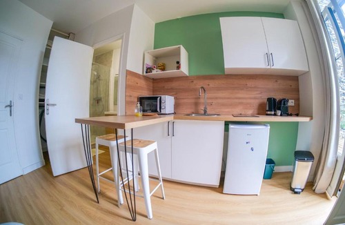 Downtown Angers Apartment | Joli studio avec terrasse - proche château - 2 personnes