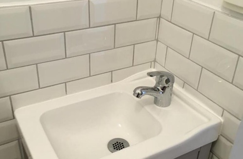 Jacou House | Jolie chambre chez l habitant avec salle de bains privative à proximité de Montpellier et du tramway
