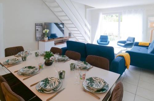 Chateau-d'Olonne House | Jolie et grande maison rénovée quartier Le Hameau des Pins Les Sables - 8 personnes