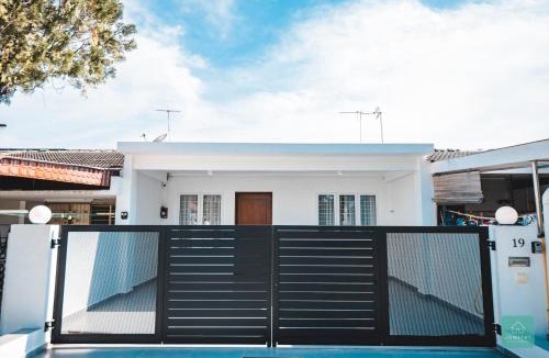 Simee House | Jomstay MUJI 19 & 7 INN Ipoh Garden 8-10 pax