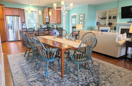 Melrose on the Beach House | JonBie Maisons SEA GLASS COTTAGE cart included with booking