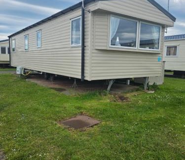 Rhyl House | Jones caravan hire sycamore walk lyons robinhood rhyl
