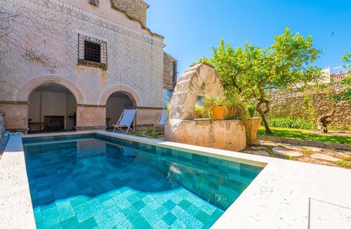 Arta Villa | JOSEP SANXO DE LA JORDANA 12 - Spectacular town house with fabulous patio in the centre of