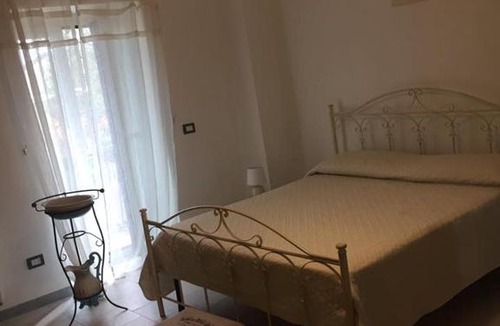 Lustra Bed & Breakfast | JOSEPHINE'S HOUSE ROOMS