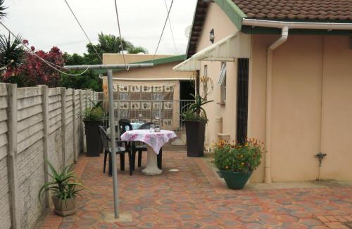Bluff House | JoThams Bed & Breakfast or Self-catering