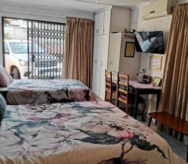 Bluff House | JoThams Bed & Breakfast or Self-catering