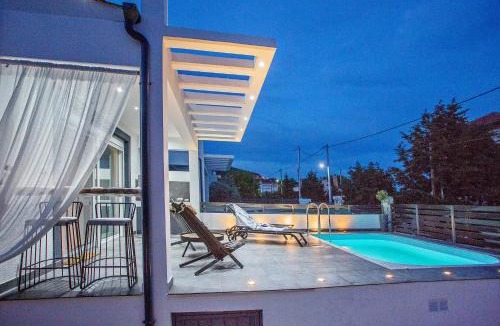 Nea Iraklitsa Villa | JOY C Deluxe