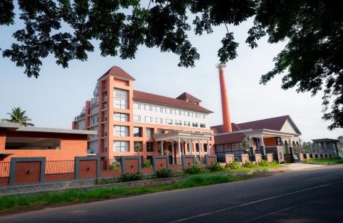 Kuravilangad Hotel | JP Crowne Regency