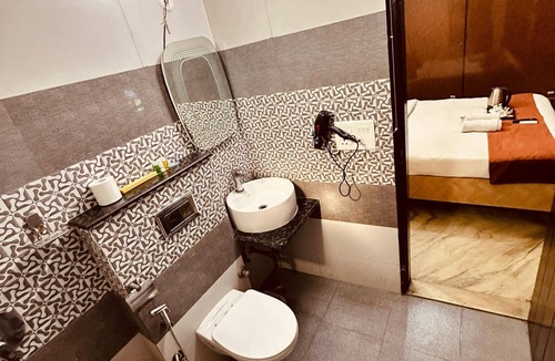 Sector 70 Hotel | JPM Suites Noida 70