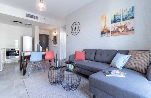 Nachlaot Apartment | JTower 1BDM - ApartHotels In City Center