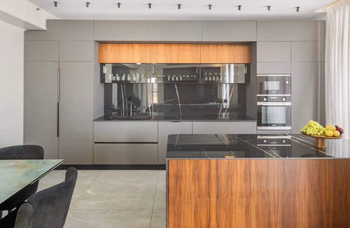 Nachlaot Condo | JTower - Presidential 3BR Parking with amazing view, city center