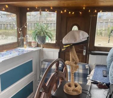 Colchester Boat Rental | Judith Barge