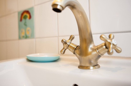 Oberderdingen Apartment | Jugendstil - Doppelzimmer mit WC und Dusche