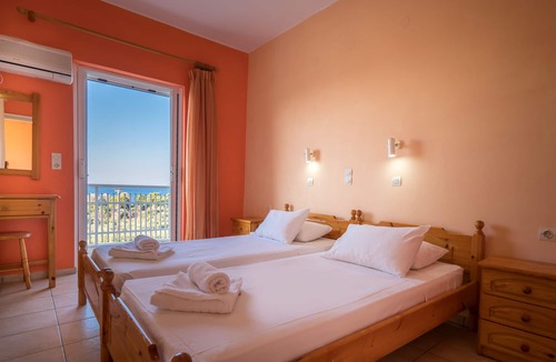 Amoudi Hotel | Julia Studios