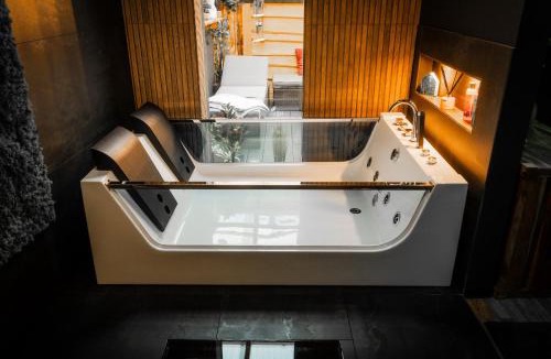 Leverkusen Apartment | Juloft Private Suite - 4-Sterne Luxusloft mit Whirlpool & Sauna